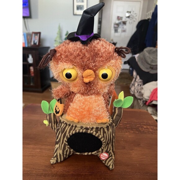 Hallmark Who’s Watching Me Singing Owl Light Sound Moving Motion Decor 2013 New - Picture 10 of 10